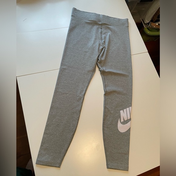 Nike Full-Length High-Rise Tights Leggings - Picture 2 of 7